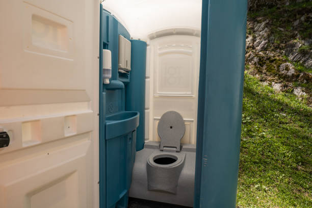 Best Porta potty delivery and setup  in East Port Orchard, WA